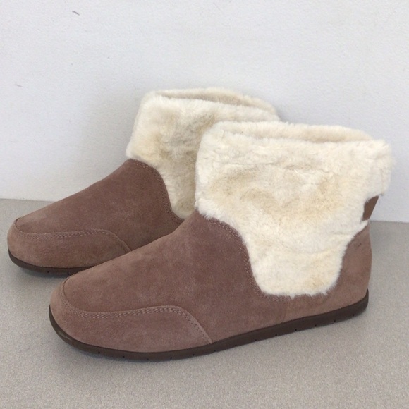 VIONICS DIVINE MAIZIE SLIP ON PLUSH SUPPORTIVE SLIPPER BOOTS SIZE 7.5 TAUPE NEW - Picture 1 of 1